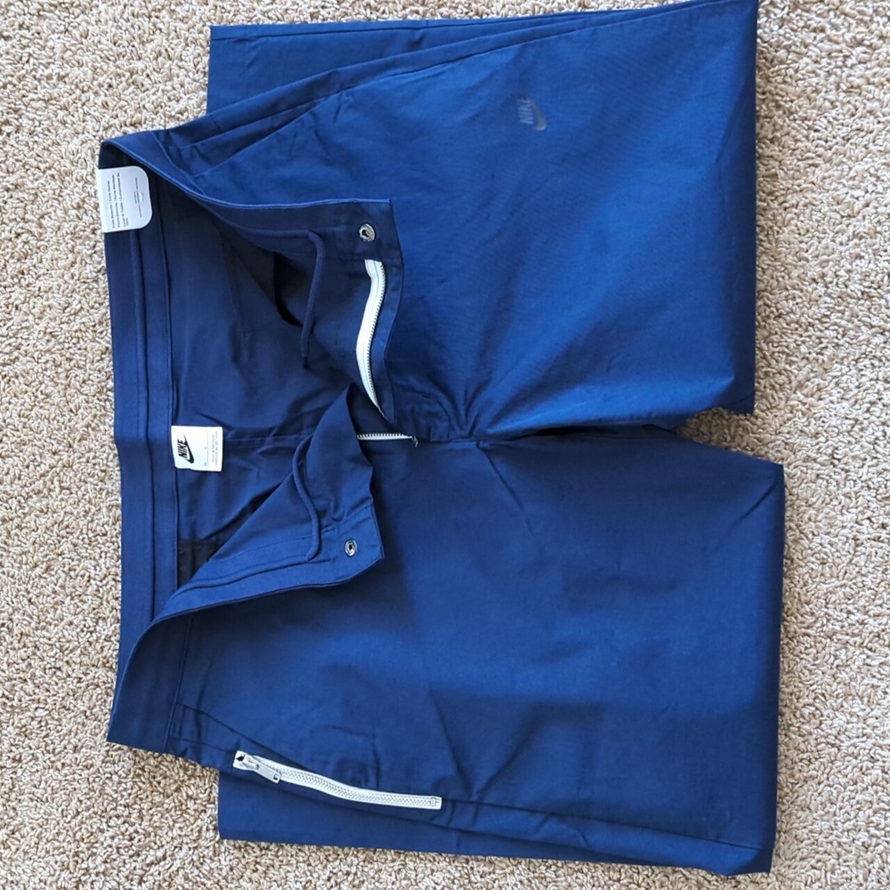 NIKE SNEAKER LENGTH PANTS